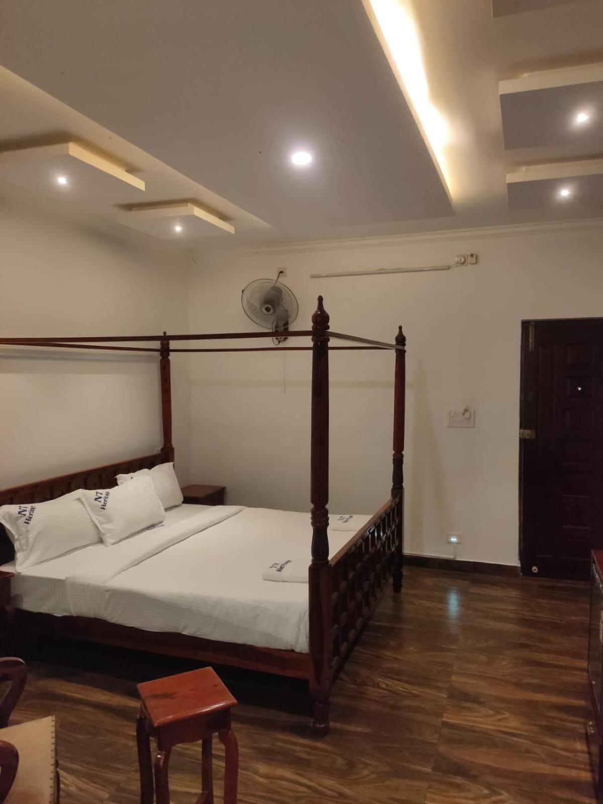 Zoom Inn Heritage بونديتْشيري المظهر الخارجي الصورة